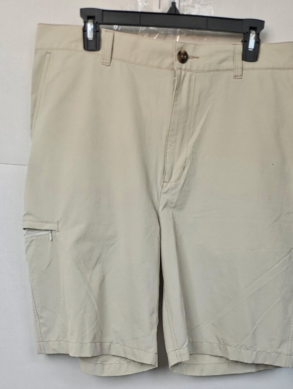 Travel Smith Mens Nylon Shorts Khaki/ Beige Size 38 with Cargo Pockets